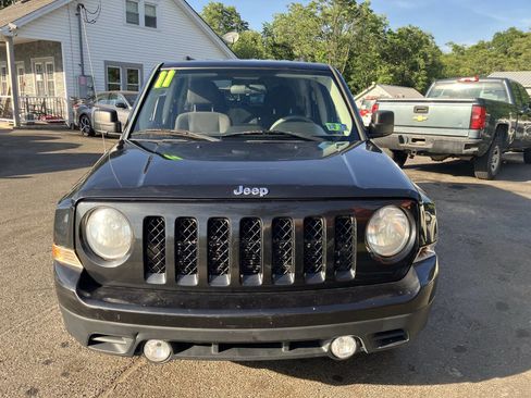 Used 2011 Jeep Patriot Sport w/ Tire & Wheel Group AWD/4WD image 4