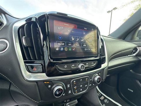 Used 2024 Chevrolet Traverse Premier image 19