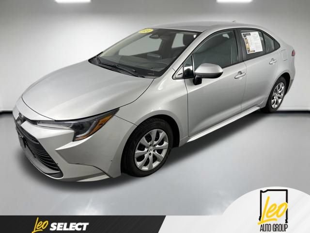 Used 2024 Toyota Corolla LE FWD image 1
