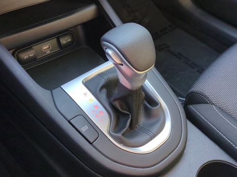 Used 2022 Kia Forte LXS image 17