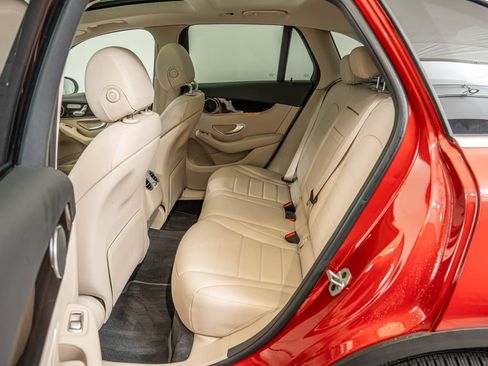 Certified 2022 Mercedes-Benz GLC 300 4MATIC image 33