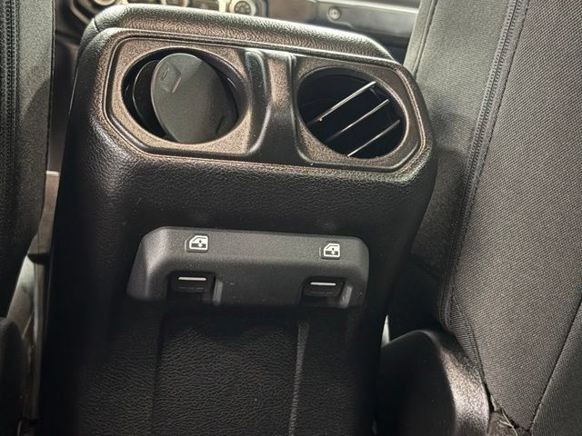 Used 2020 Jeep Gladiator Sport w/ Quick Order Package 24S AWD/4WD image 11