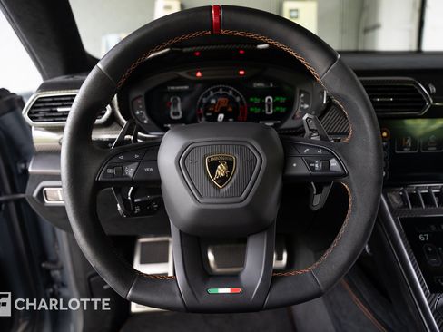 Used 2021 Lamborghini Urus AWD/4WD image 24