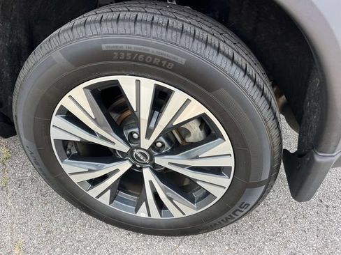 Used 2023 Nissan Rogue SV AWD/4WD image 11