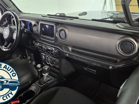 Used 2021 Jeep Wrangler Unlimited Sport AWD/4WD image 33