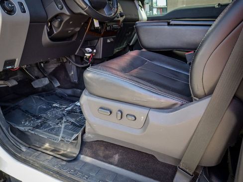 Used 2015 Ford F250 Lariat w/ Lariat Interior Package AWD/4WD image 14