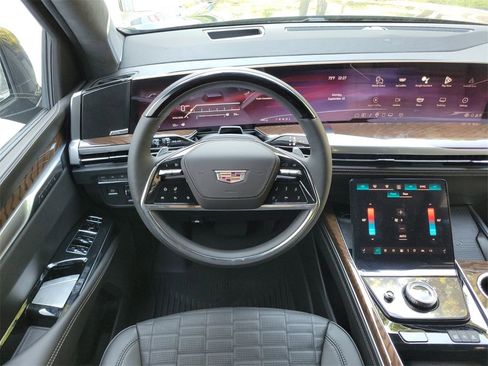 Used 2025 Cadillac Escalade ESV Sport Platinum w/ LPO, ONYX Package image 13