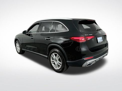 Used 2025 Mercedes-Benz GLC 300 4MATIC image 6