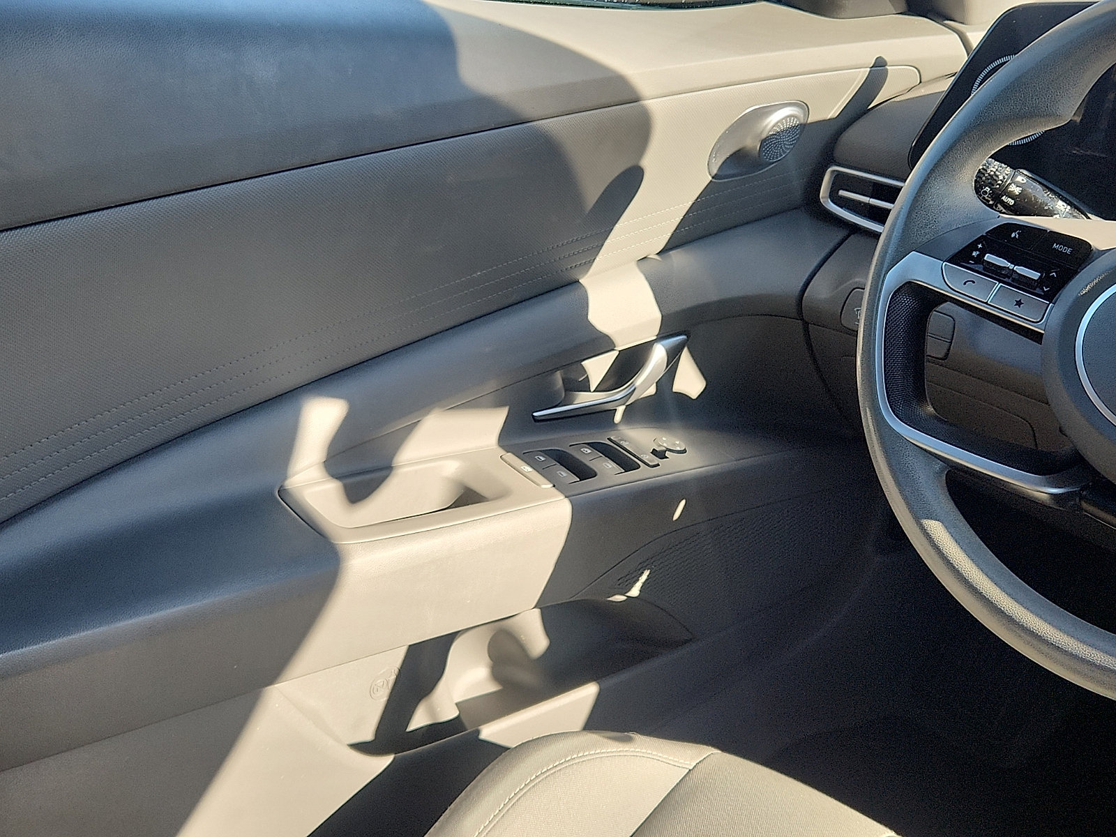 Certified 2024 Hyundai Elantra SEL FWD image 11