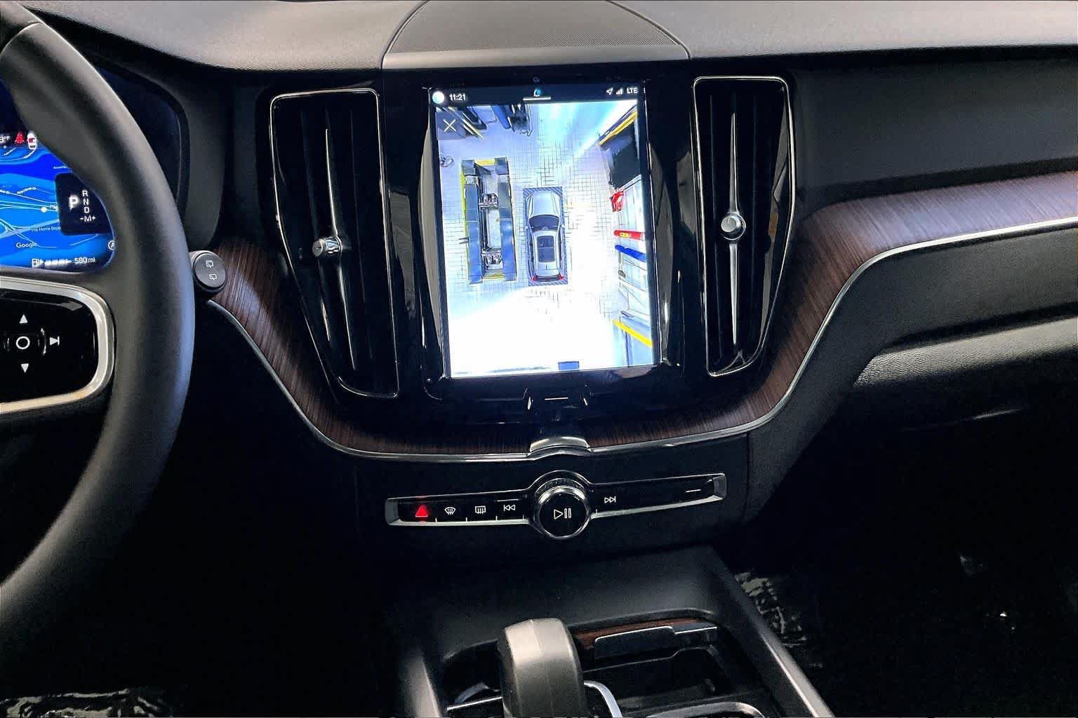 Used 2024 Volvo XC60 B5 Plus w/ Protection Package Premier AWD/4WD image 7
