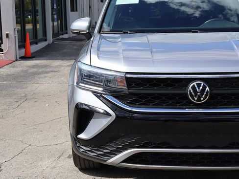 Used 2022 Volkswagen Taos SE image 10