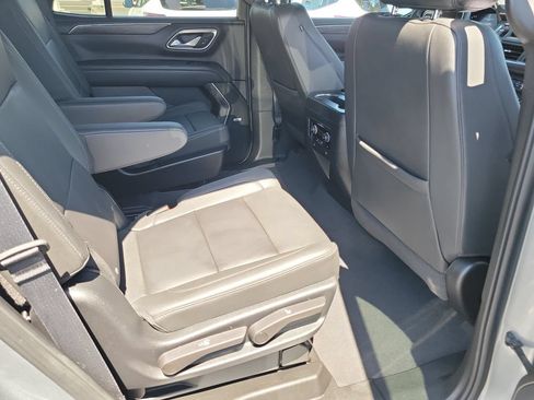 Used 2024 Chevrolet Tahoe Z71 w/ Luxury Package AWD/4WD image 19