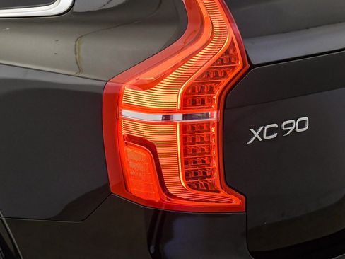 Certified 2025 Volvo XC90 B6 Plus image 12