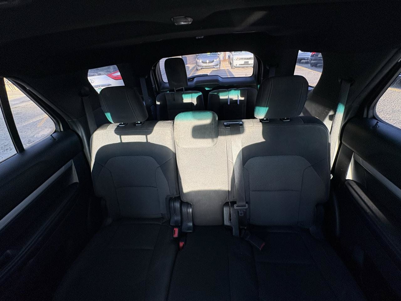 Used 2016 Ford Explorer XLT w/ Equipment Group 201A FWD image 17