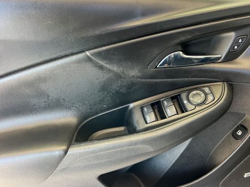 Used 2017 Chevrolet Volt Premier w/ Driver Confidence II Package FWD image 12