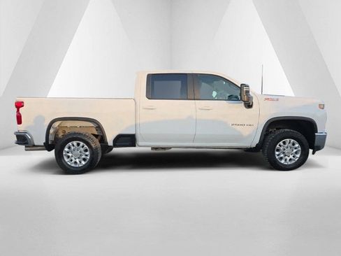 Used 2023 Chevrolet Silverado 2500 LT image 4