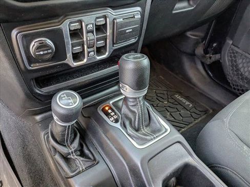 Used 2020 Jeep Wrangler Unlimited Sahara w/ Uconnect 4C Nav & Sound Group image 10