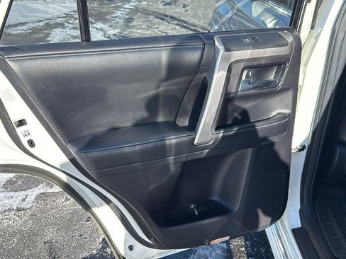 Used 2015 Toyota 4Runner Limited image 18