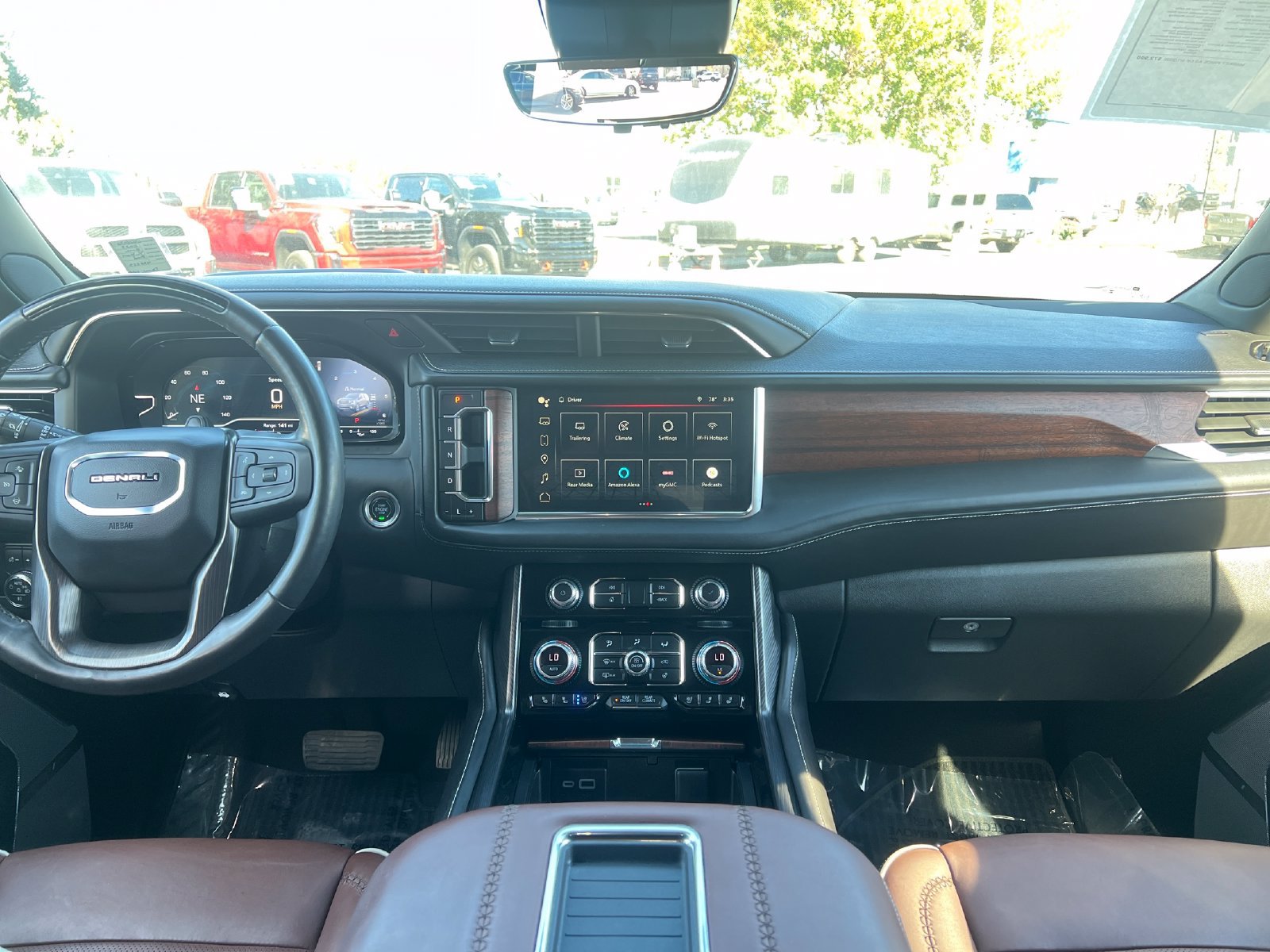 Used 2023 GMC Yukon Denali Ultimate AWD/4WD image 19