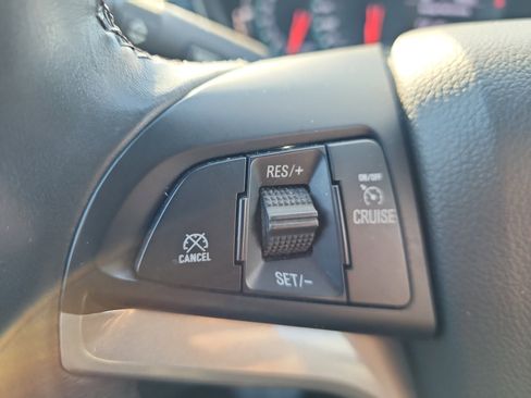 Used 2020 Chevrolet Trax LT w/ LT Convenience Package image 19