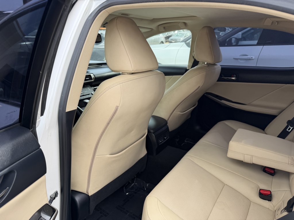 Used 2016 Lexus IS 350 RWD image 17