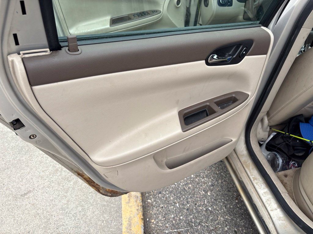 Used 2008 Chevrolet Impala LT w/ Luxury Edition Package FWD image 17