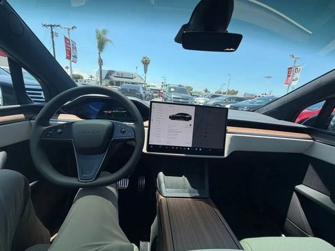 Used 2026 Tesla Model X AWD/4WD image 8