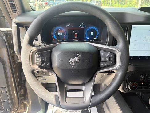 Used 2025 Ford Bronco 4-Door AWD/4WD image 18