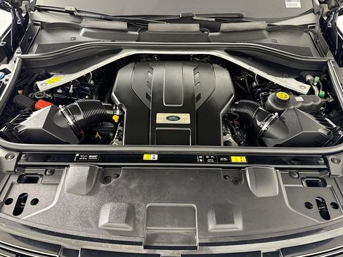 Used 2023 Land Rover Range Rover Long Wheelbase SE image 11