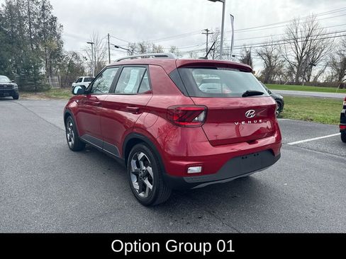 Used 2023 Hyundai Venue SEL FWD image 9