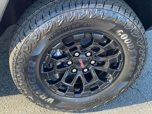 New 2026 GMC Canyon Elevation w/ Convenience Package image 27