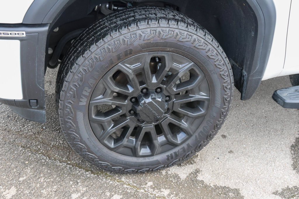 Used 2025 GMC Sierra 2500 Denali Ultimate AWD/4WD image 7