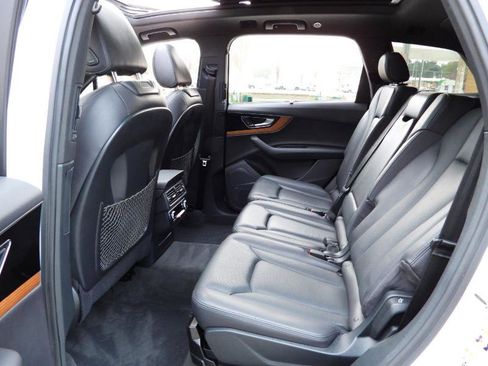 Used 2017 Audi Q7 3.0T Prestige image 38