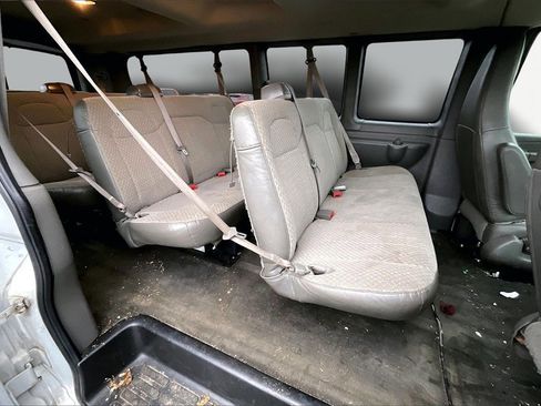 Used 2018 Chevrolet Express 3500 LT w/ LT Preferred Equipment Group image 19