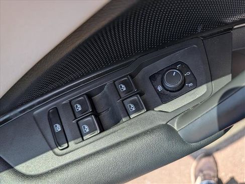 Certified 2025 Volkswagen Tiguan SE AWD/4WD image 29