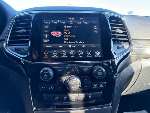 Used 2021 Jeep Grand Cherokee Laredo X image 18