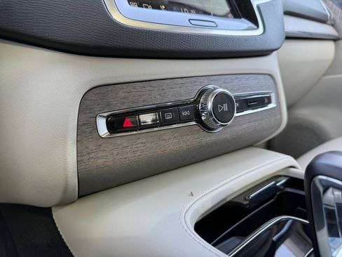 Used 2023 Volvo XC90 B6 Plus image 24