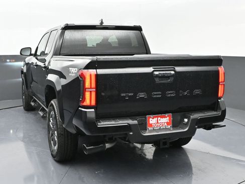 Certified 2025 Toyota Tacoma TRD Sport image 4