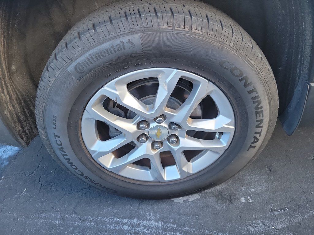 Used 2020 Chevrolet Traverse LT FWD image 12