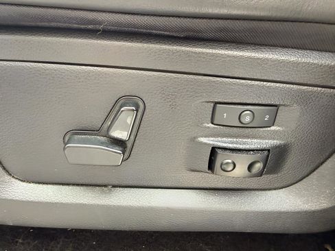 Used 2016 RAM 1500 Limited AWD/4WD image 10