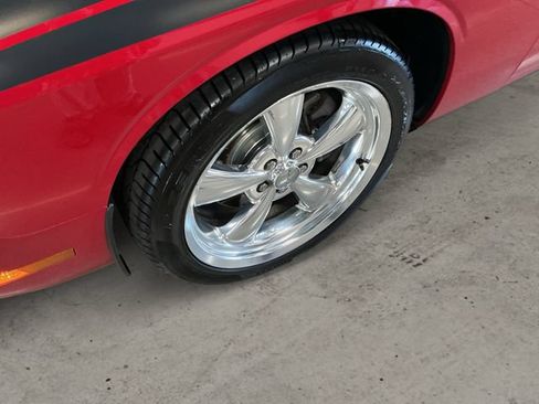 Used 2013 Dodge Challenger R/T RWD image 9