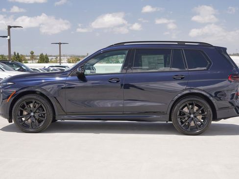 New 2027 BMW X7 M60i w/ Climate Comfort Package AWD/4WD image 4