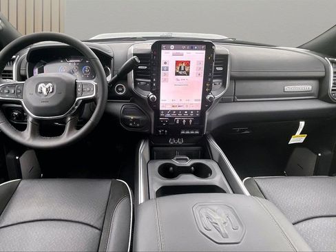 New 2026 RAM 2500 Laramie AWD/4WD image 11