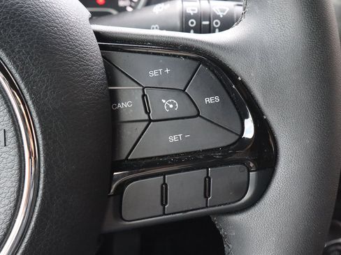 Used 2022 Jeep Renegade Altitude image 28