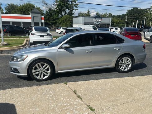 Used 2019 Volkswagen Passat 2.0T Wolfsburg w/ Wheels & Sunroof Package FWD image 6