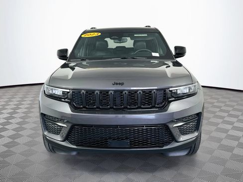 Certified 2023 Jeep Grand Cherokee Altitude AWD/4WD image 4