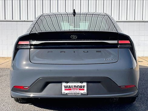New 2026 Toyota Prius SE image 5