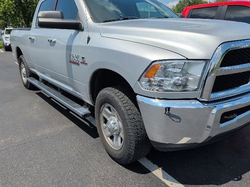 Used 2018 RAM 2500 SLT AWD/4WD image 32