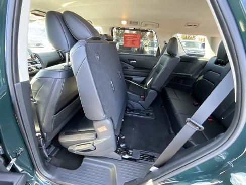 Certified 2024 Nissan Pathfinder SL w/ Lighting Package (N92) image 50