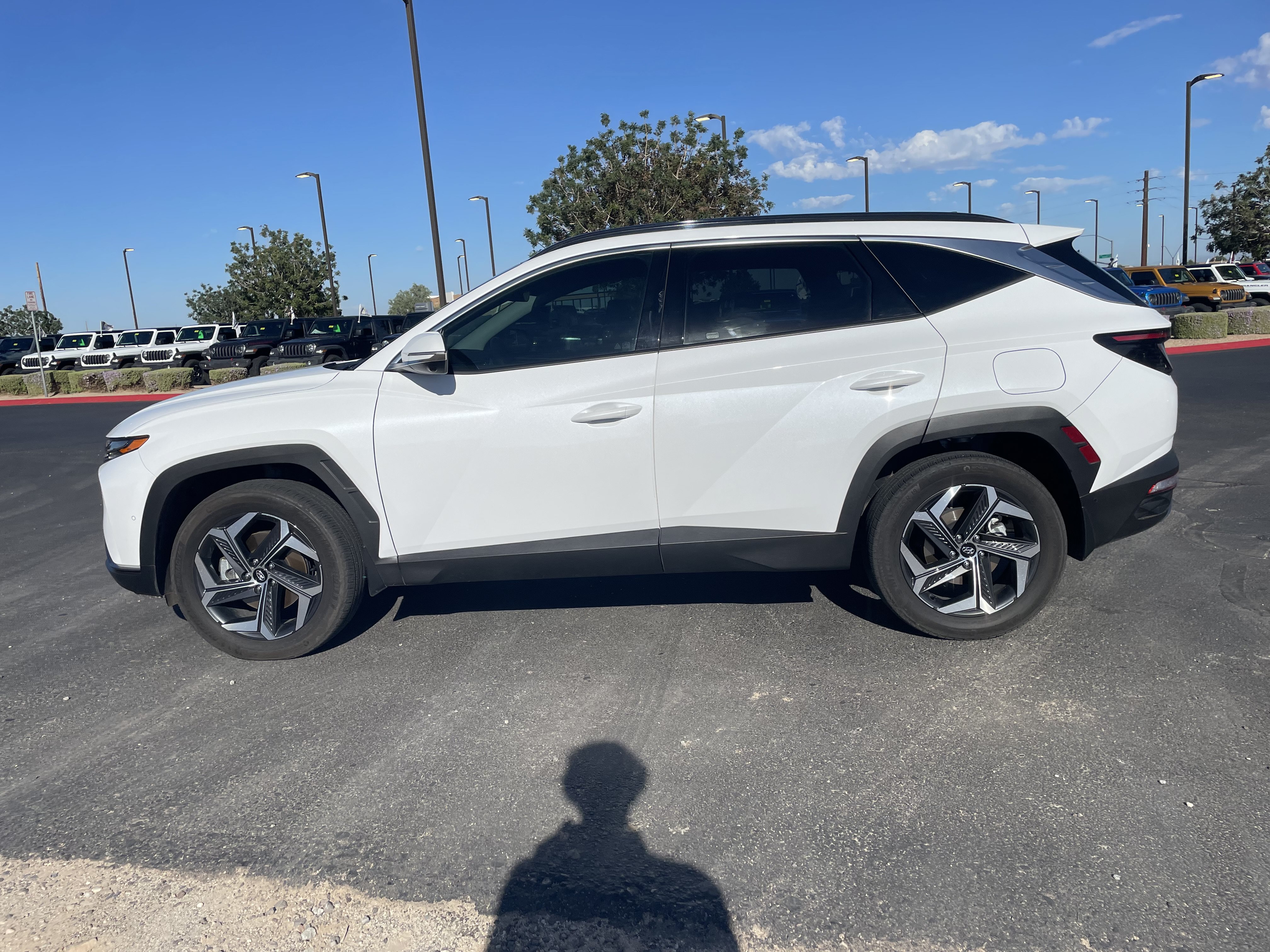 Used 2023 Hyundai Tucson Limited AWD/4WD image 2